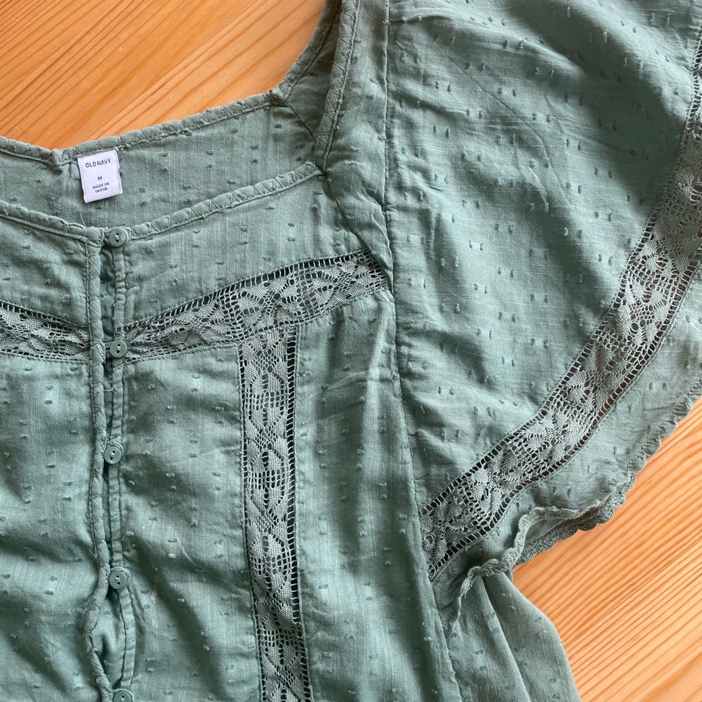 Old Navy Ruffled Sleeve top
